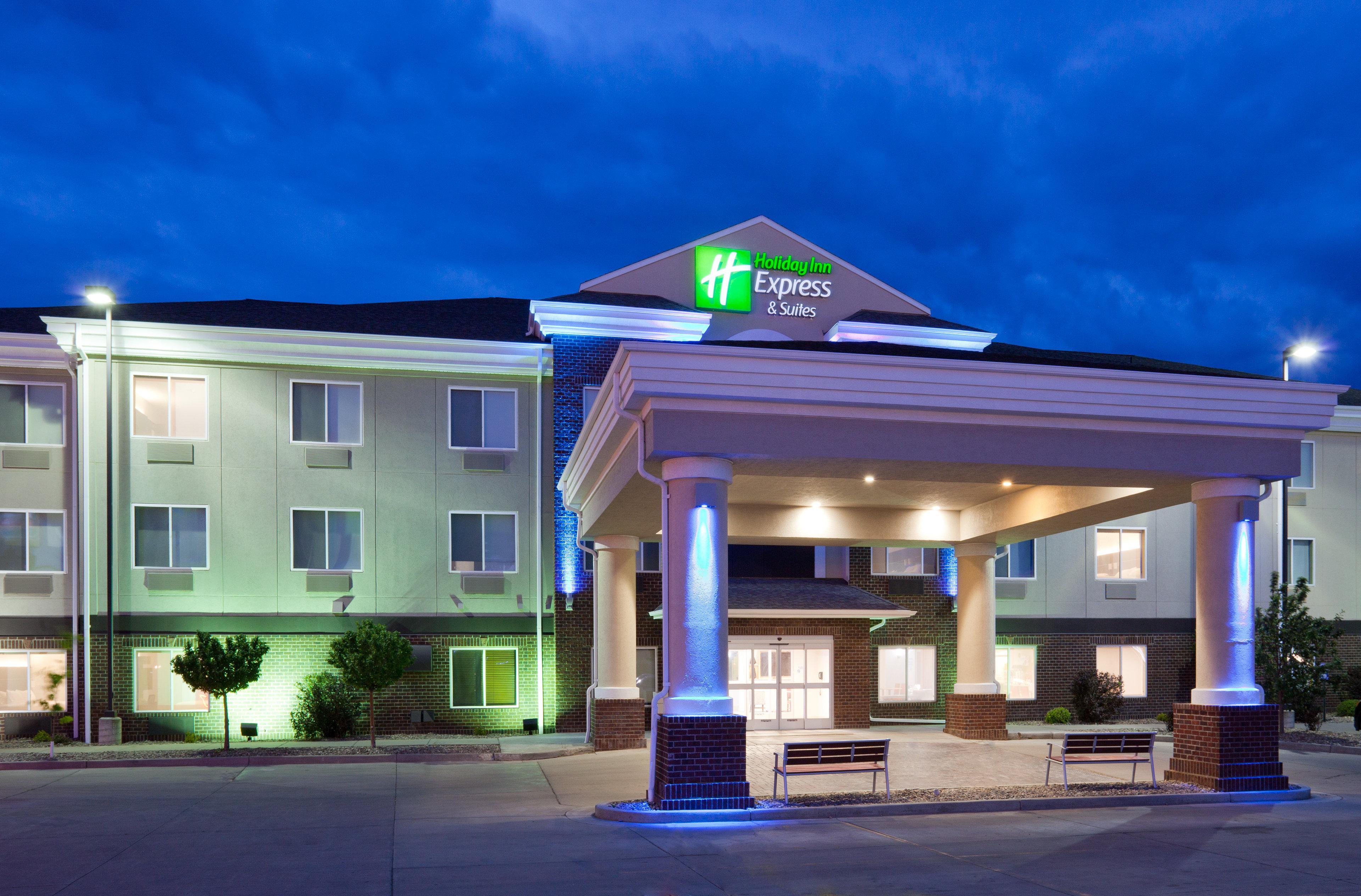 Holiday Inn Express & Suites - Dickinson By Ihg Buitenkant foto