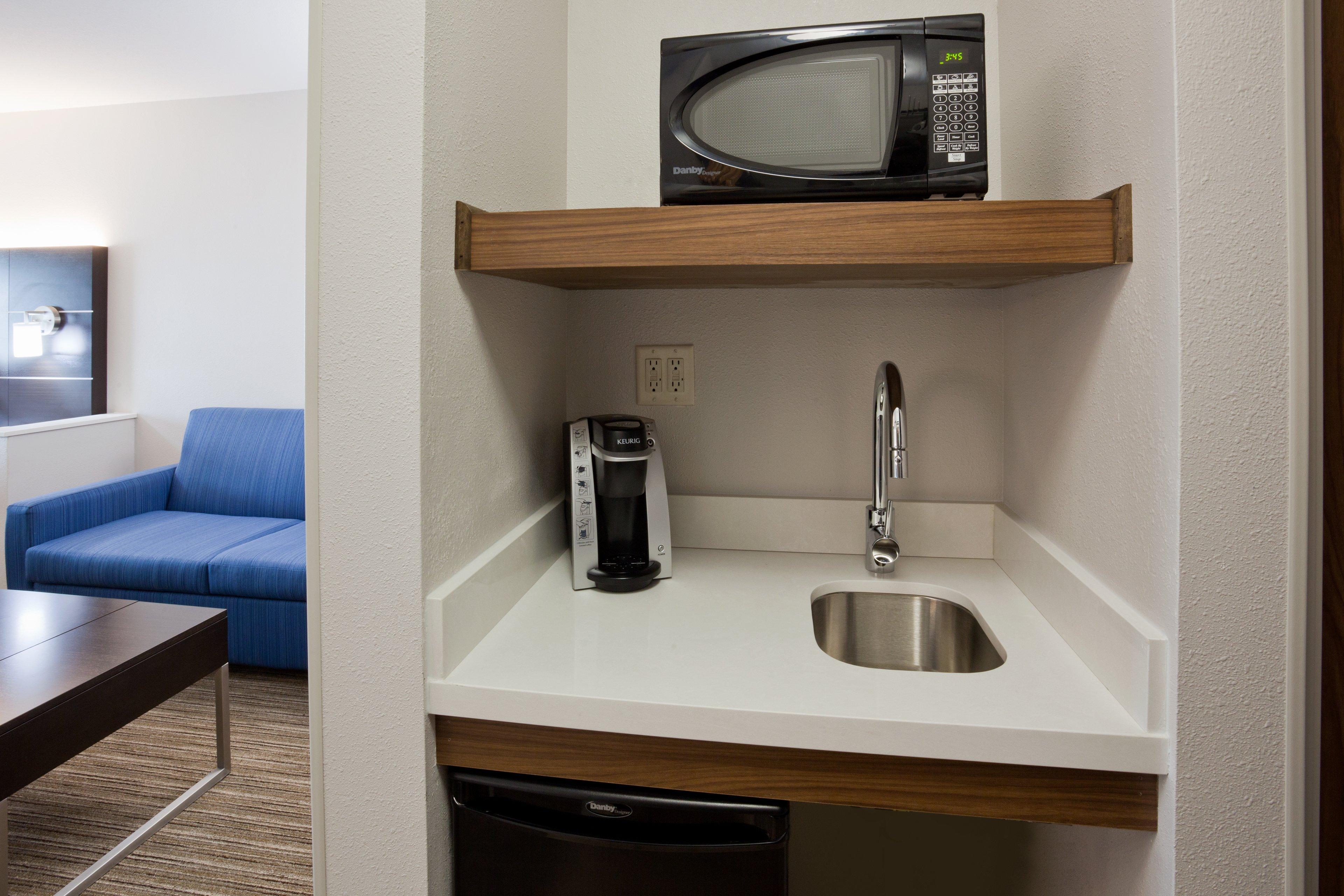 Holiday Inn Express & Suites - Dickinson By Ihg Buitenkant foto