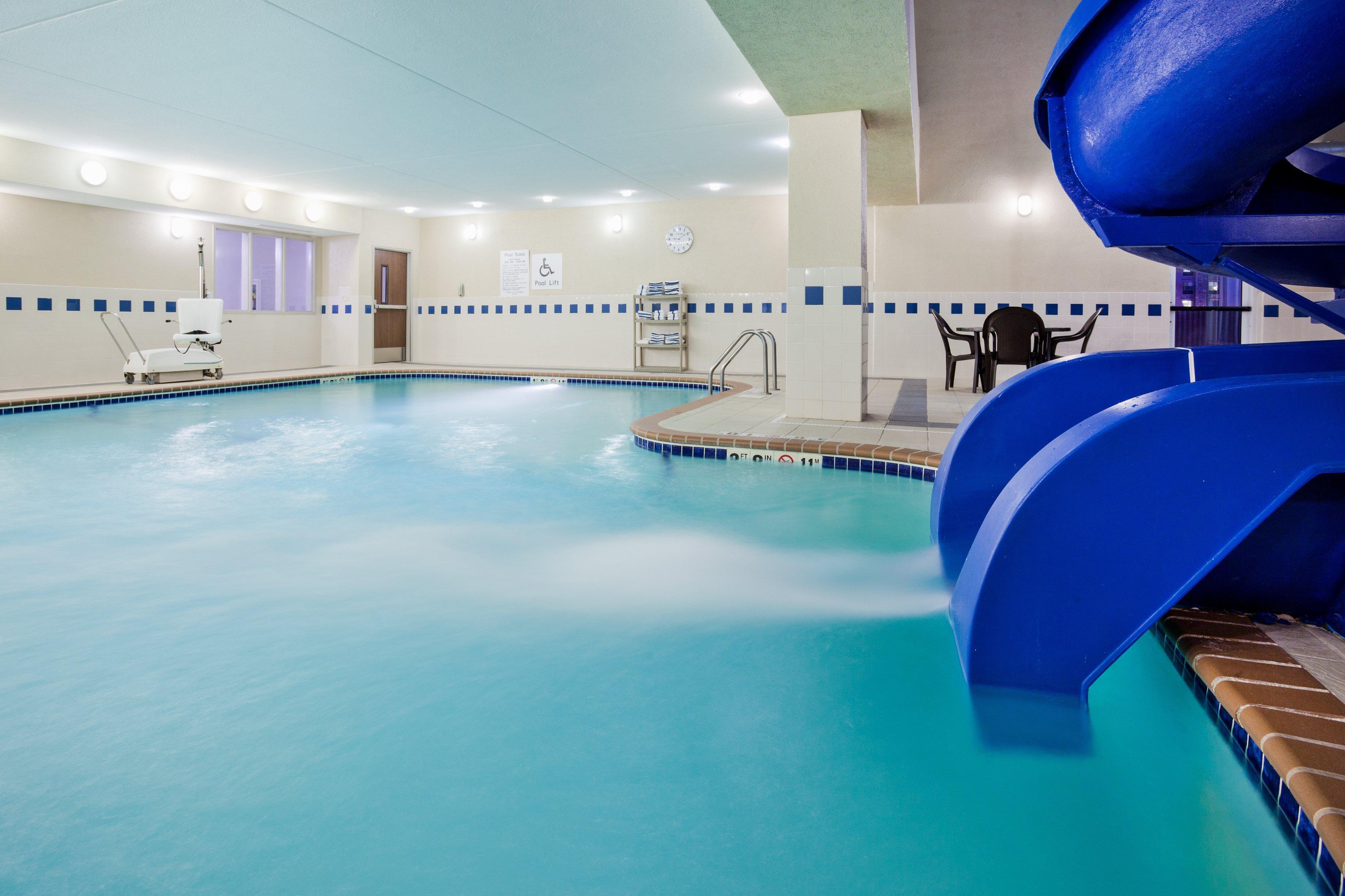 Holiday Inn Express & Suites - Dickinson By Ihg Buitenkant foto