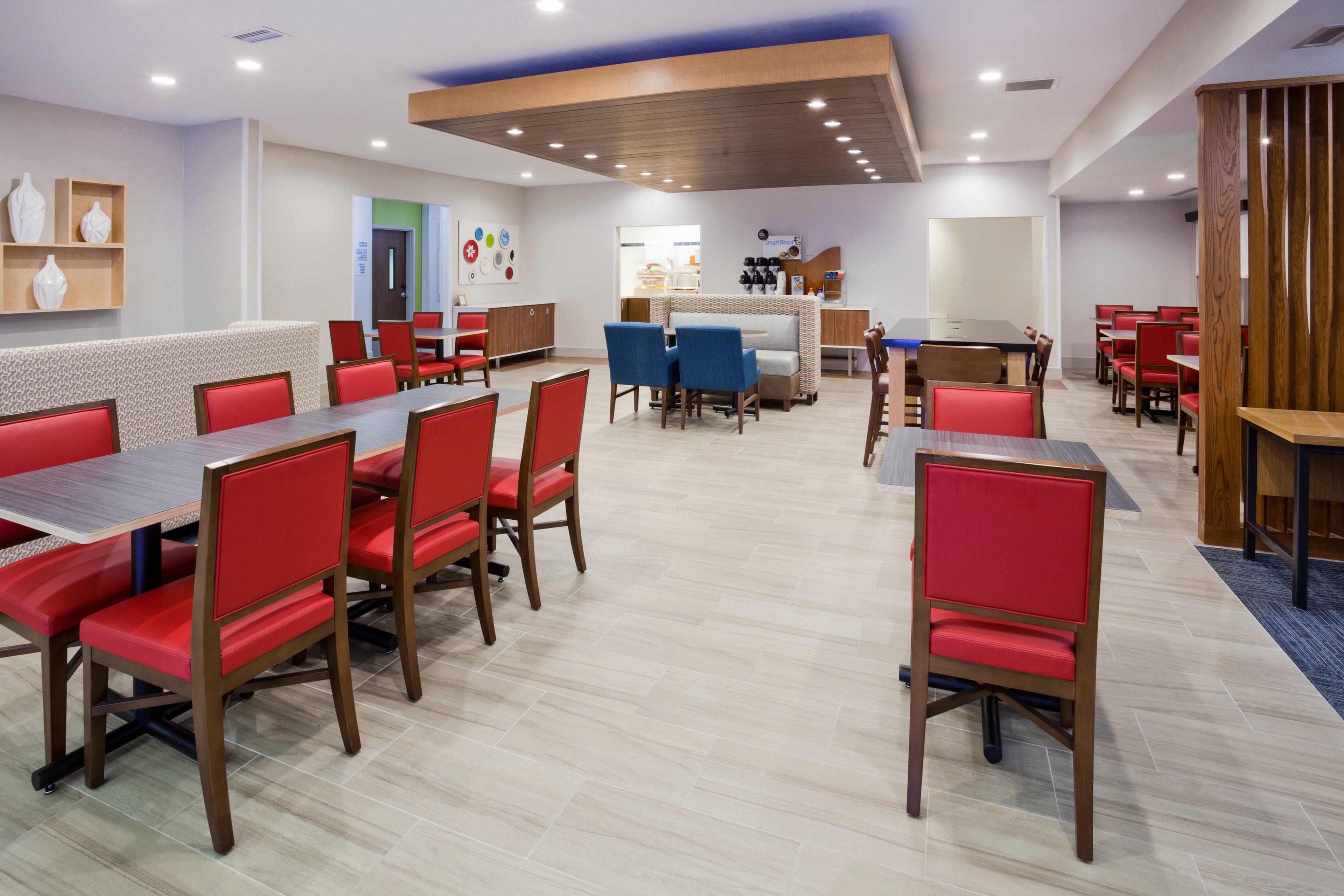 Holiday Inn Express & Suites - Dickinson By Ihg Buitenkant foto
