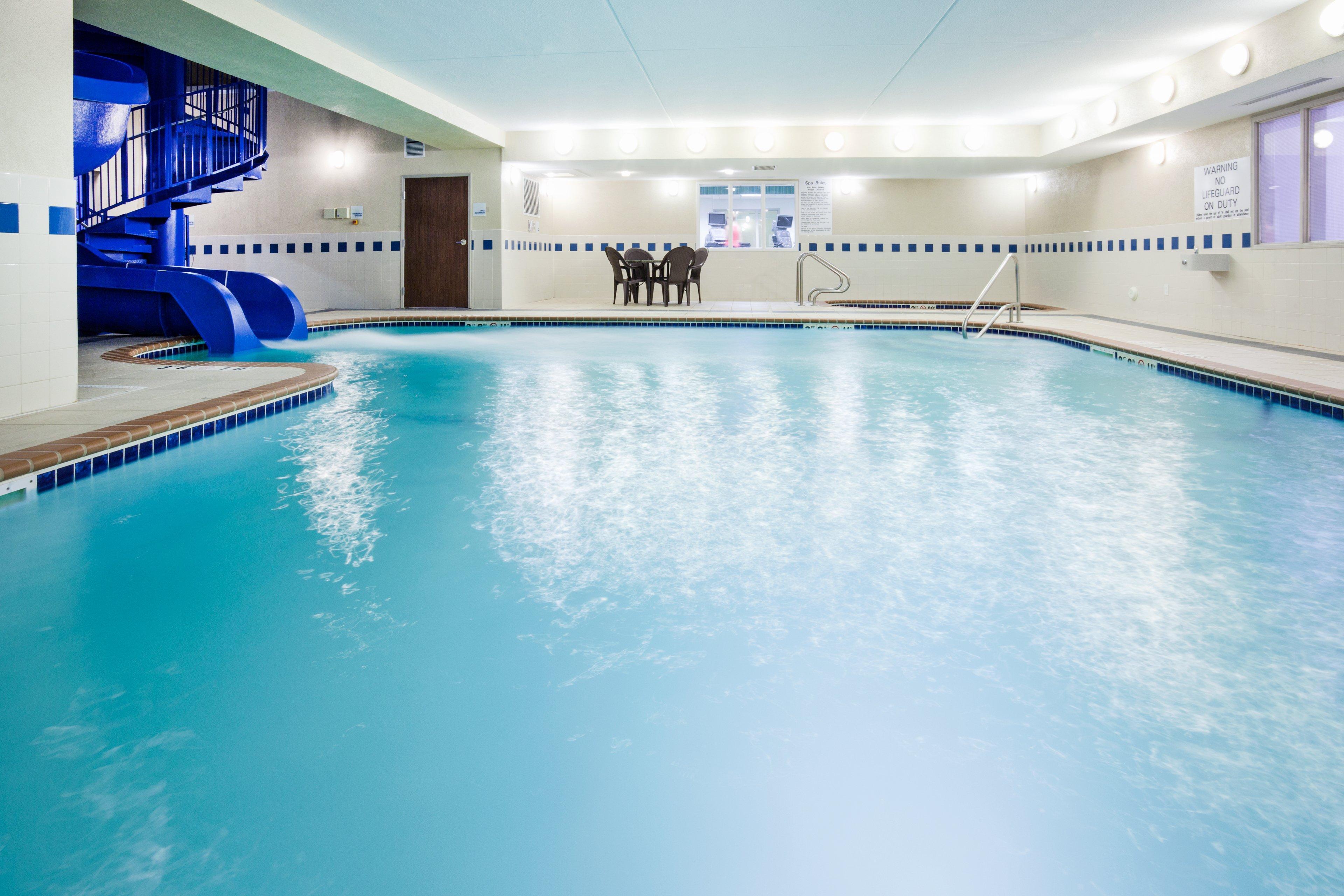 Holiday Inn Express & Suites - Dickinson By Ihg Buitenkant foto