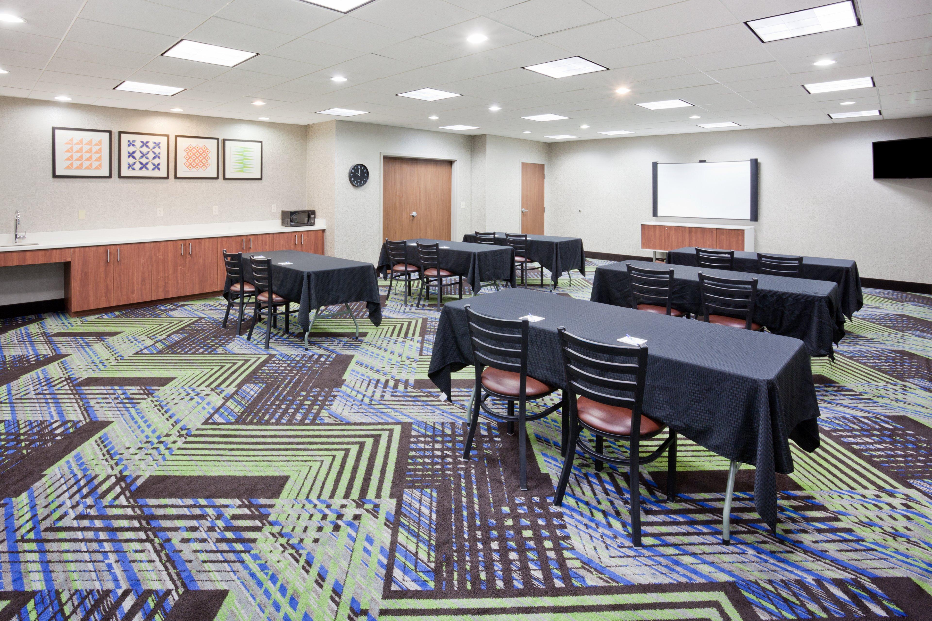 Holiday Inn Express & Suites - Dickinson By Ihg Buitenkant foto