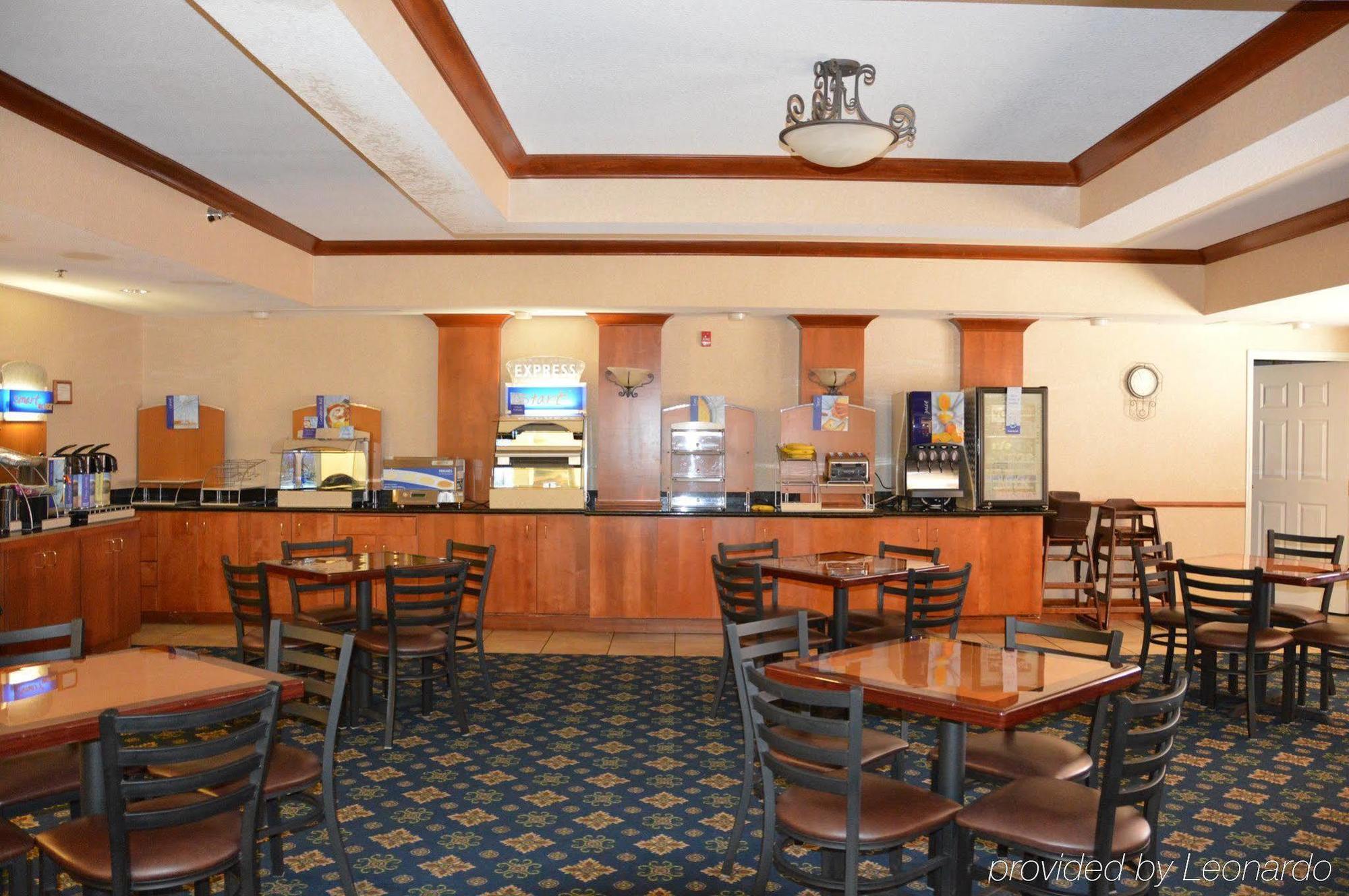 Holiday Inn Express & Suites - Dickinson By Ihg Buitenkant foto