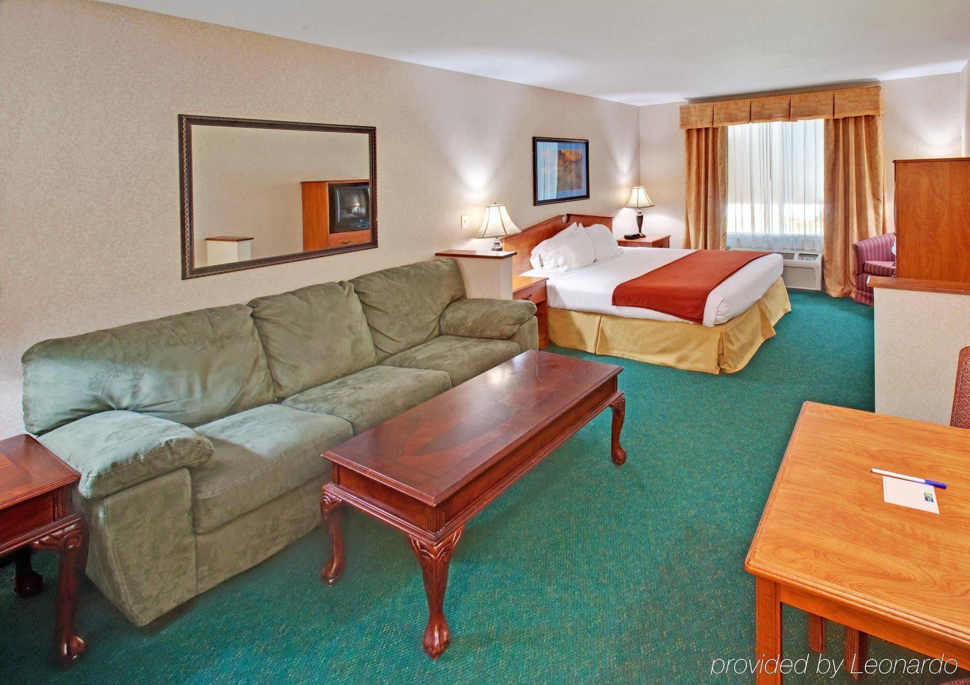 Holiday Inn Express & Suites - Dickinson By Ihg Buitenkant foto
