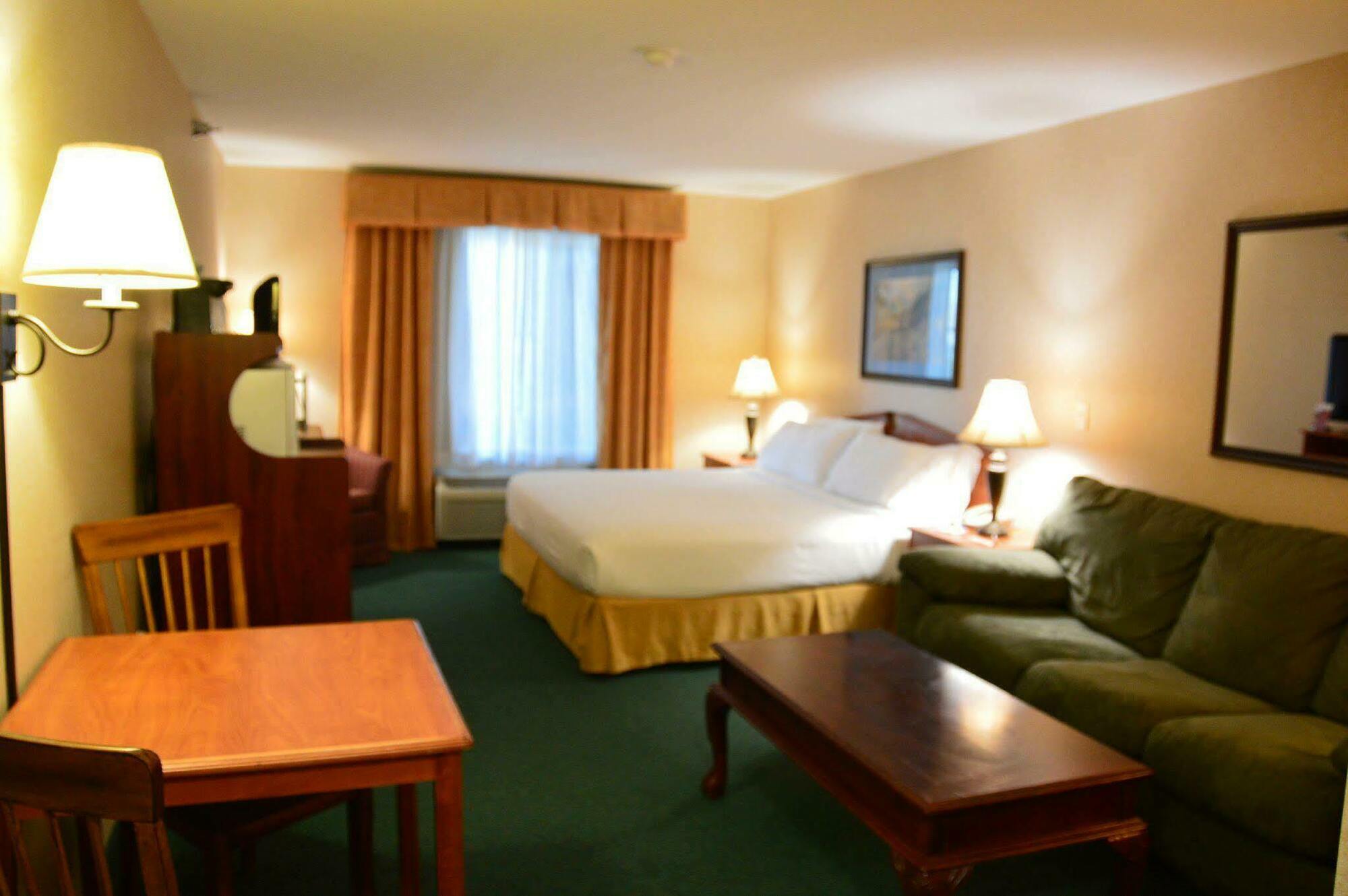 Holiday Inn Express & Suites - Dickinson By Ihg Buitenkant foto