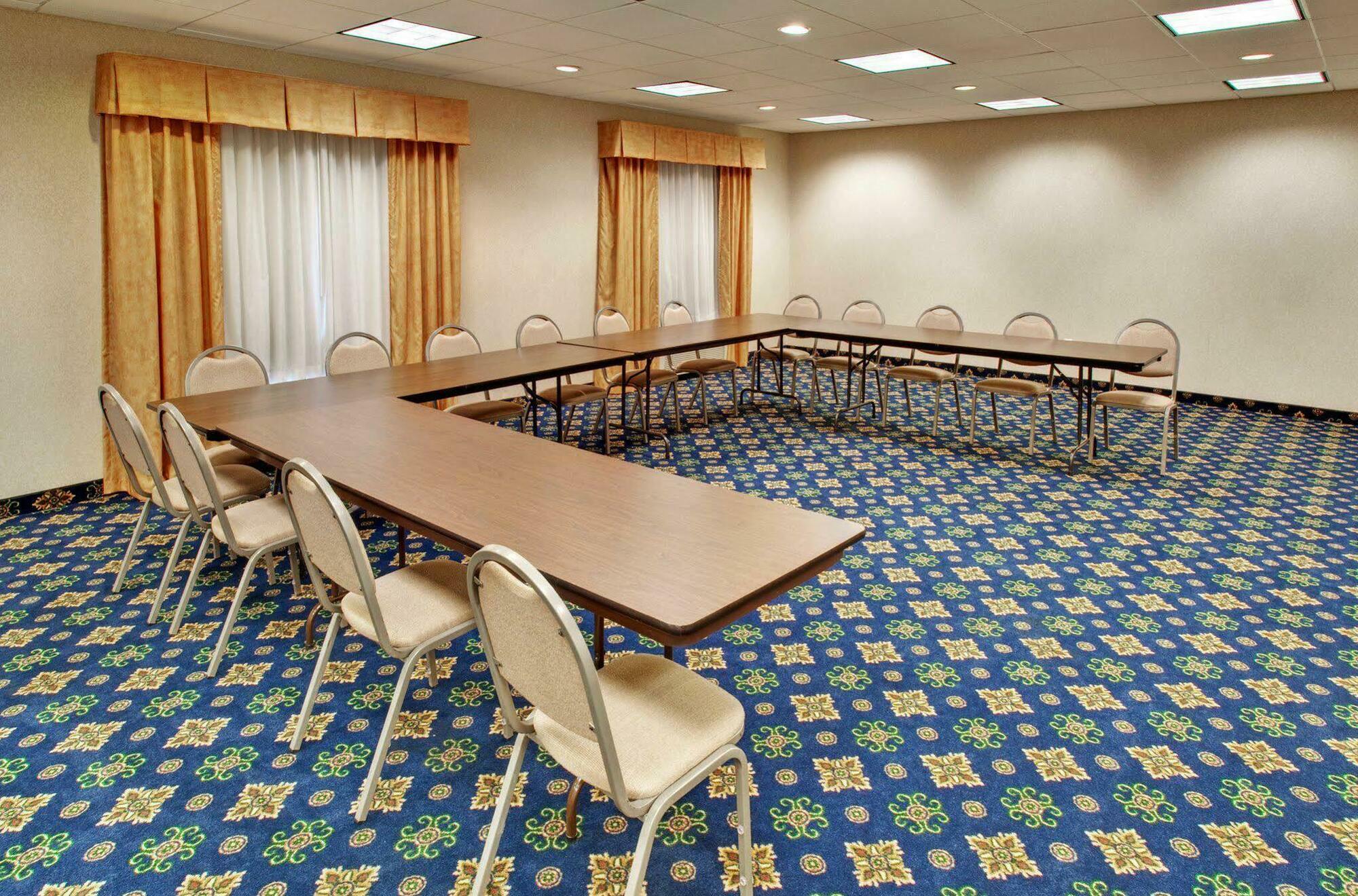 Holiday Inn Express & Suites - Dickinson By Ihg Faciliteiten foto